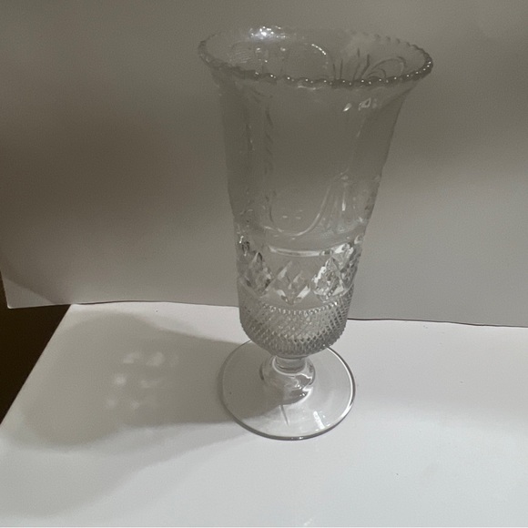 Duncan and Miller Sandwich Clear Glass Vase - Picture 9 of 12